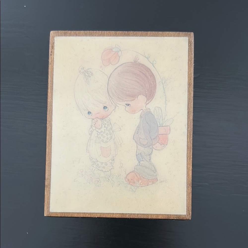 Vintage Precious Momenta Music Box 🎶